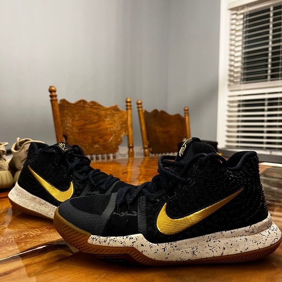 No box, only wore a couple times, won’t find them this clean for this price! - Picture 5 of 8